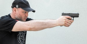 Хват Glock 43 для стрелка удобен и привычен