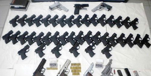  Турция, Дюздже, 2011 г.: задержание полицией поставки 47 пистолетов из aМ906 Турция, Дюздже, 2011 г.: задержаaaние полицией поставки 47 пистолетов из Стамбула, из них 40 — марки Glock, но если присмотреться — опять Zoraki М906