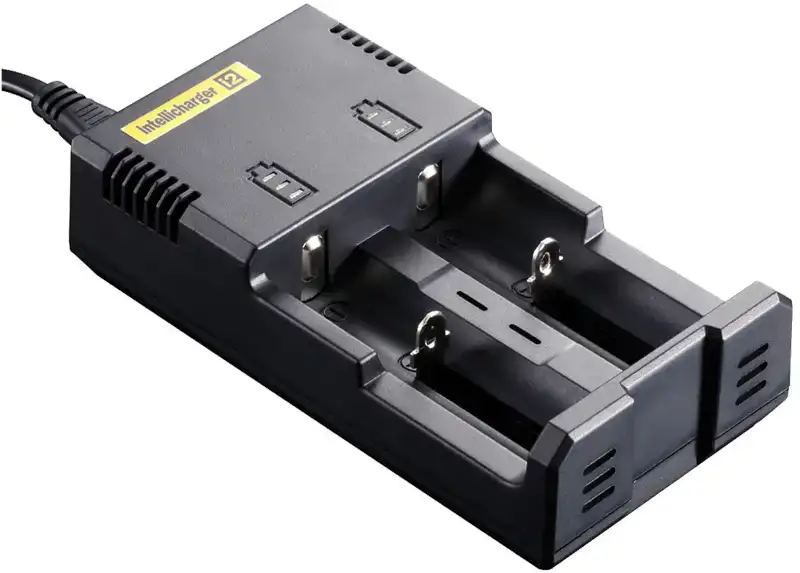 Зарядное устройство Nitecore I2 charger с адаптером 12V для авто зарядки