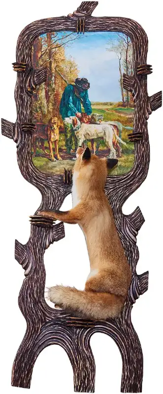 Чучело "Лис" и картина "Охотник с собаками" (больш.)