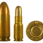  5-мм патрон Clement (справа) в сравнении с патроном 9х19