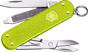 Нож Victorinox Classic SD Limited Edition 2023 0.6221.L23 Electric Yellow