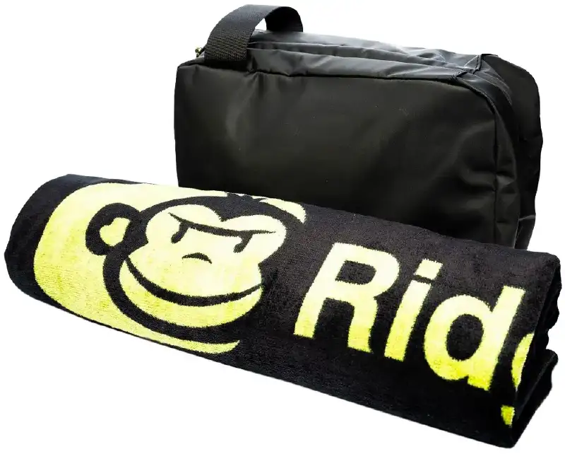 Косметичка RidgeMonkey LX Bath Towel and Weatherproof Shower Caddy Set з полотенцем